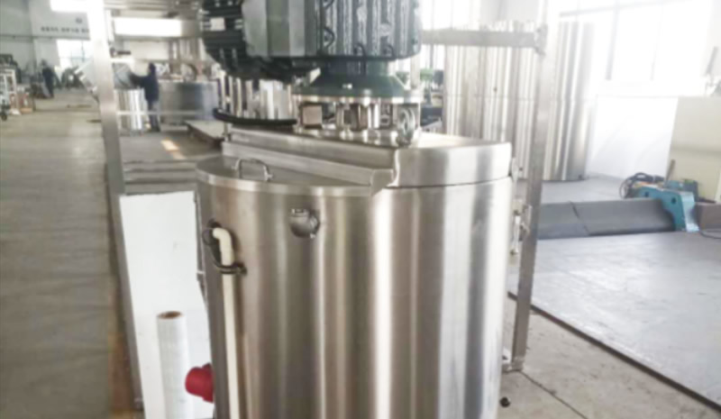 What are the common capacities and power levels of chocolate ball mills, and what are their main functions.